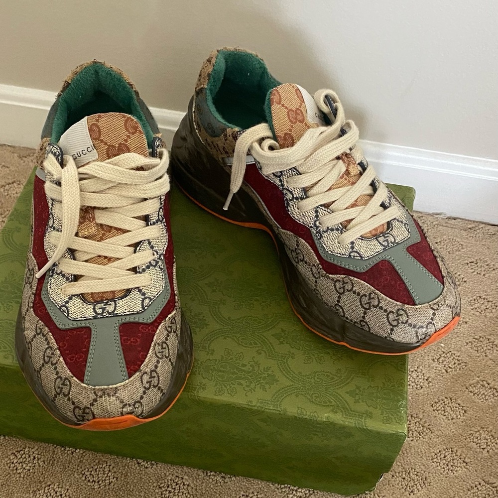 Back to school Gucci sneakers. Size 41 very nice scuff on heal